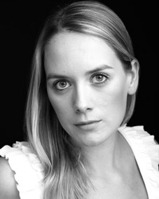 Nelly_henrion-_headshot