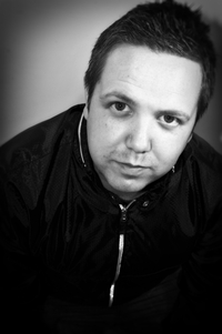 Head_shot_-_piehole_-_simon_murdoch_2_profile