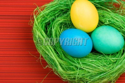 Osternest mit drei Ostereier Osternest mit drei Ostereier