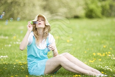Young Woman at  Meadowфотография