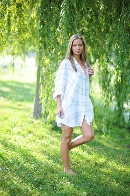 Young Woman in Large White Shirt, Natureobraz