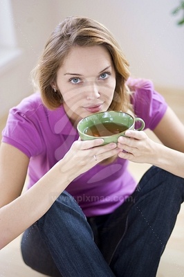 Young Woman Relaxingobraz