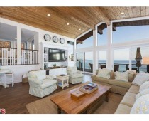Traditional Style Malibu Beach House at Broad Beach