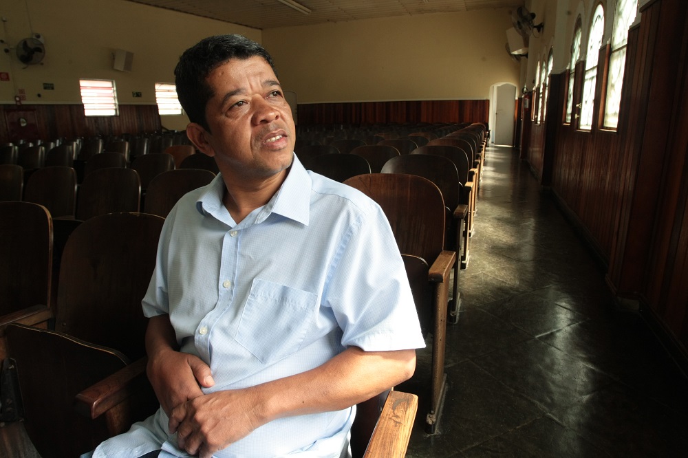 “Eu usava a gota do milagre, o ungia e determinava que ele sairia dali curado”