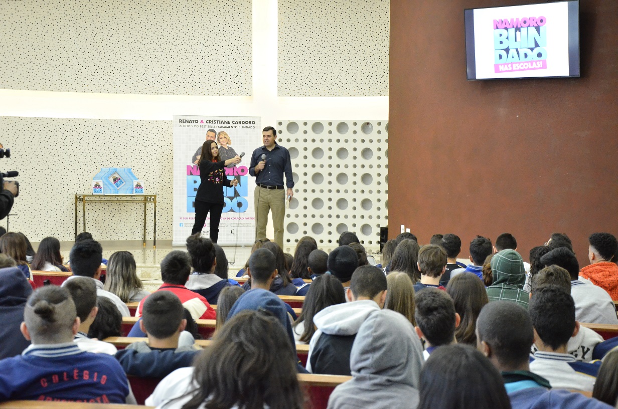 Imagem de capa - Palestra “Namoro Blindado nas Escolas” abre espaço para diálogo com jovens