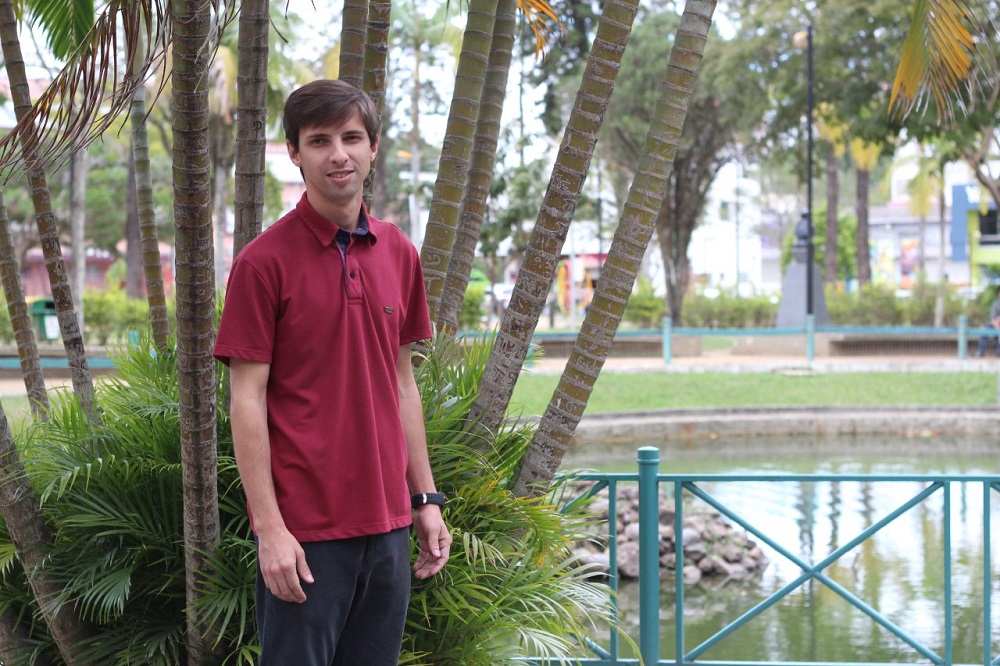 “Mesmo com tudo aos meus pés, me faltava algo”