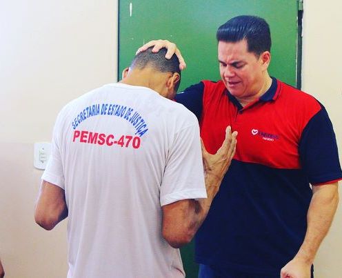 Bispo da Universal leva tiro de agente penitenciário