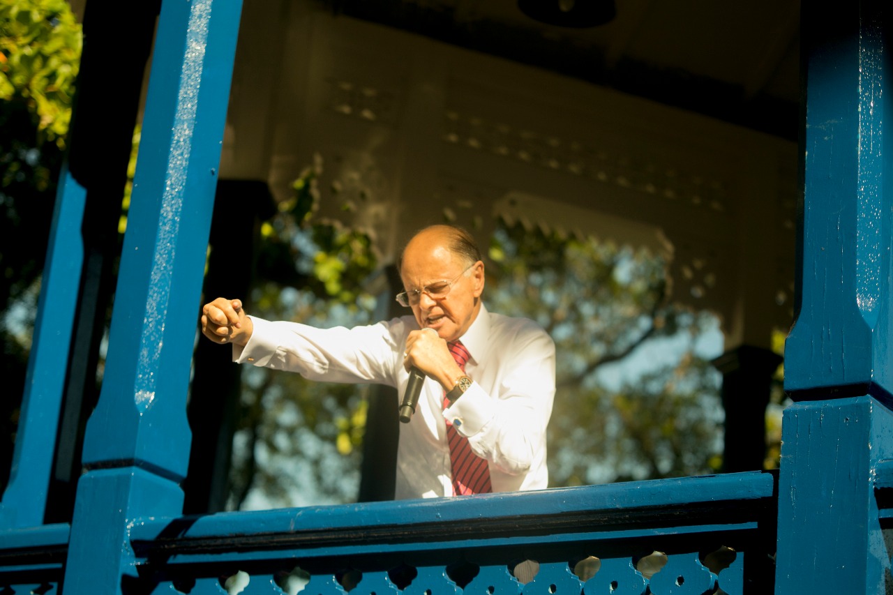 Domingo Espetacular exibe matéria especial em comemoração aos 40 anos da Universal