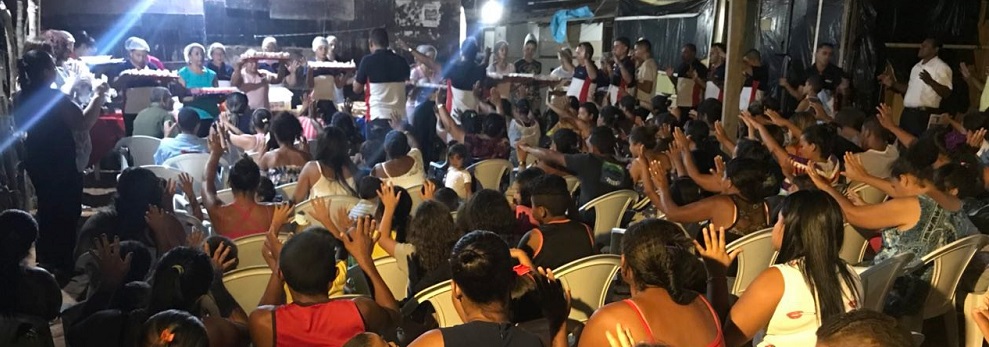 Alimento físico e espiritual para pessoas em situação de rua