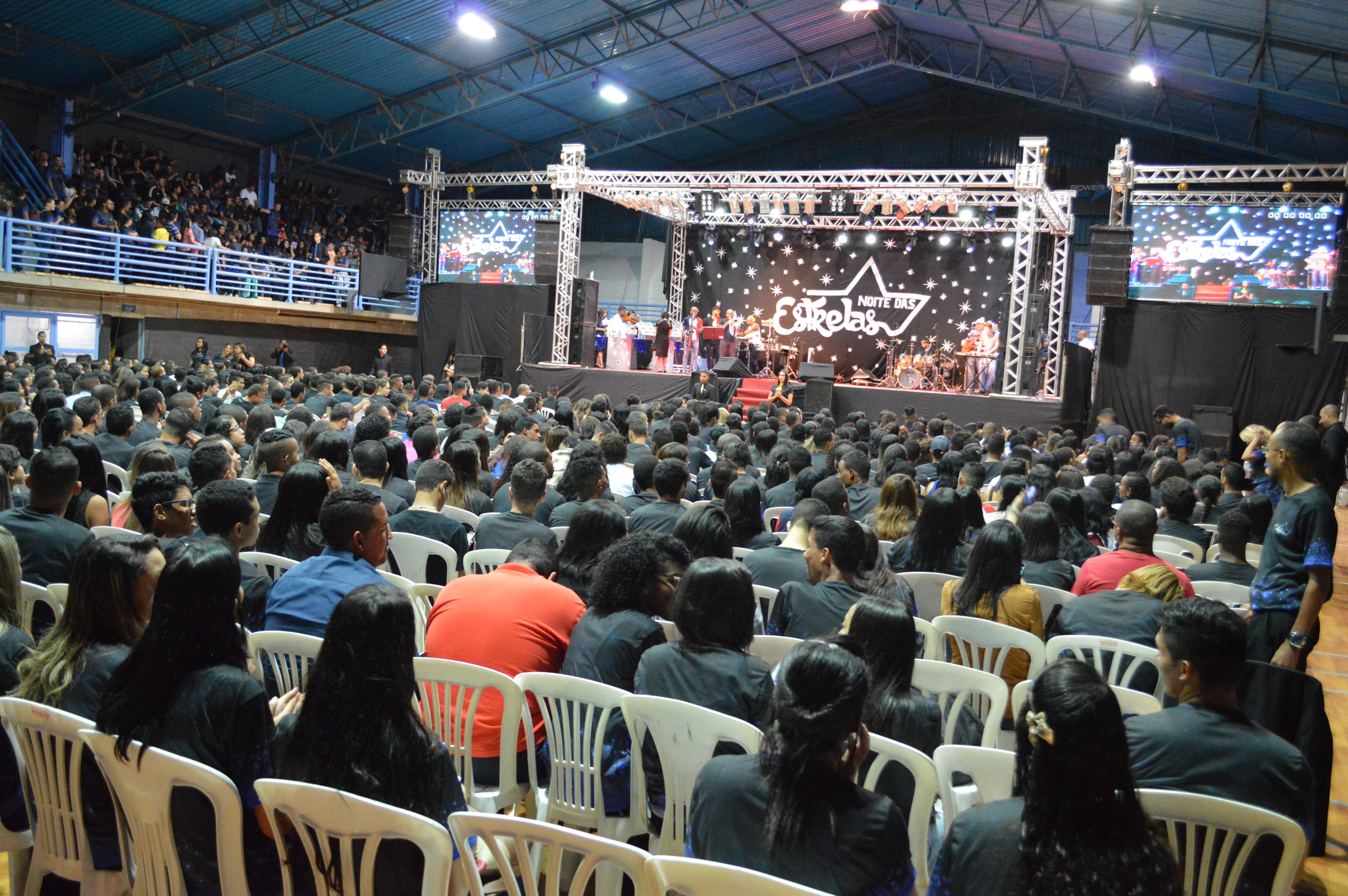 “Noite das Estrelas”, em Minas Gerais, reúne 4 mil pessoas