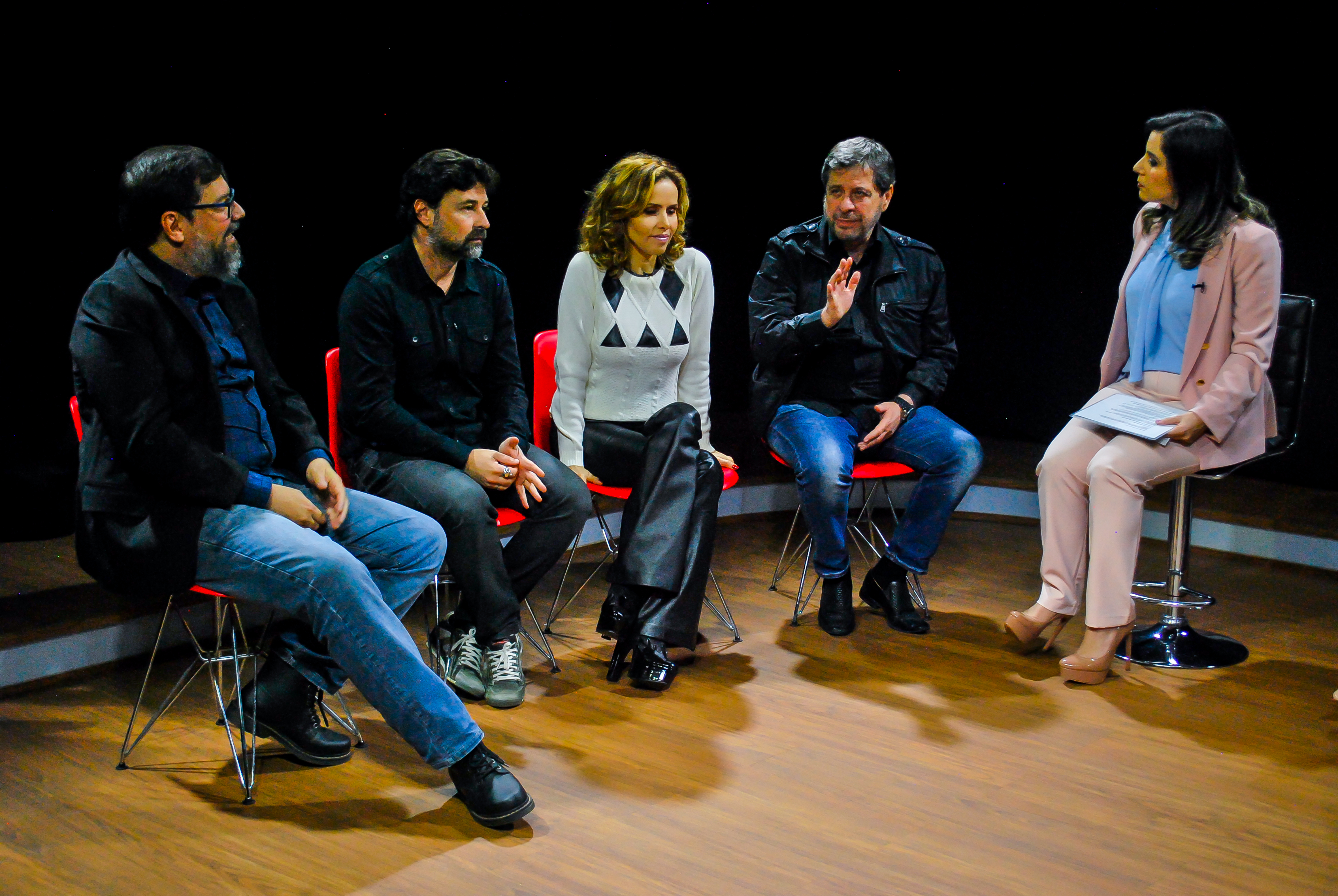 Imagem de capa - Univer Vídeo promove talkshow com atores da novela Apocalipse