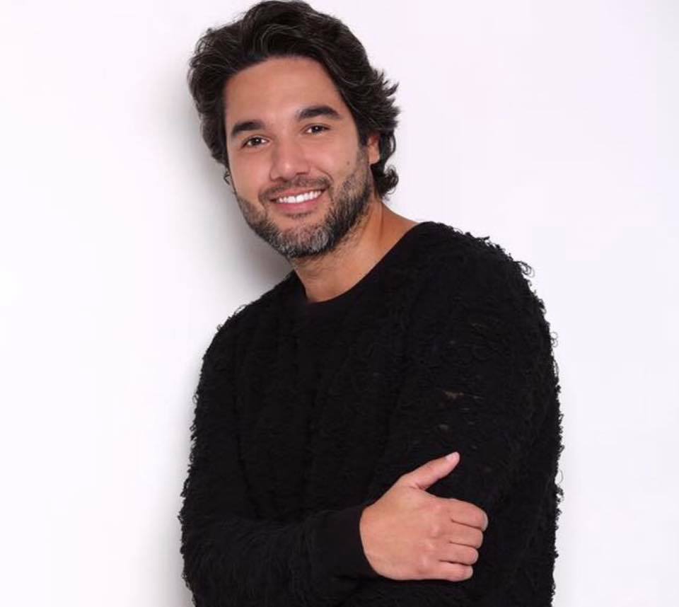 Ator de O Rico e Lázaro visita o Templo de Salomão