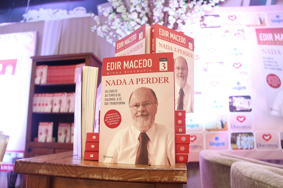 Imagem de capa - A trilogia “Nada Perder” está entre os dez livros mais vendidos no Brasil nos últimos 7 anos
