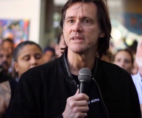 Jim Carrey fala sobre perdão e Salvação a ex-presidiários e usuários de drogas