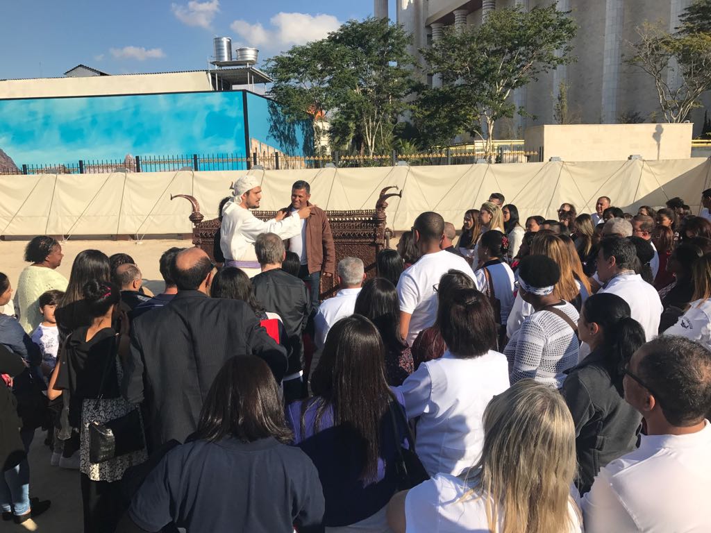 Profissionais da saúde visitam Templo de Salomão