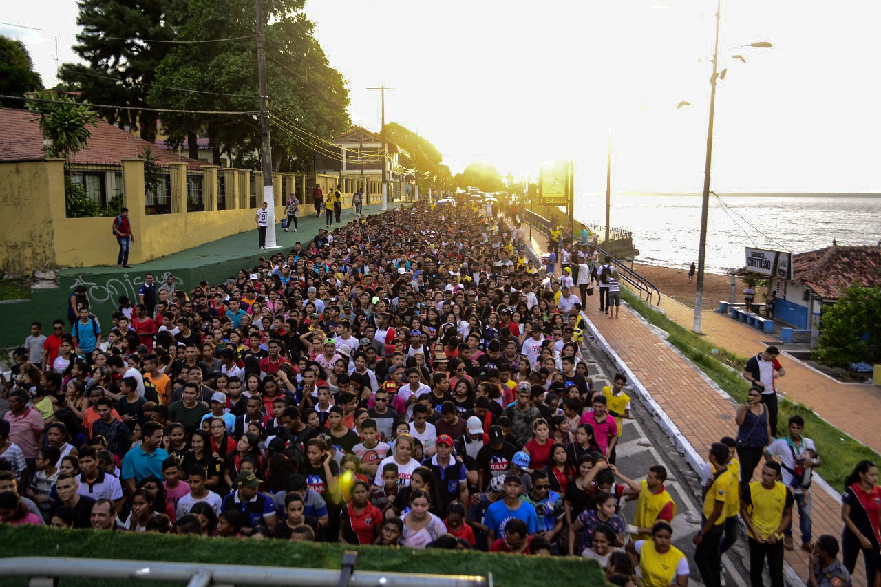 Caminhada afasta jovens dos vícios