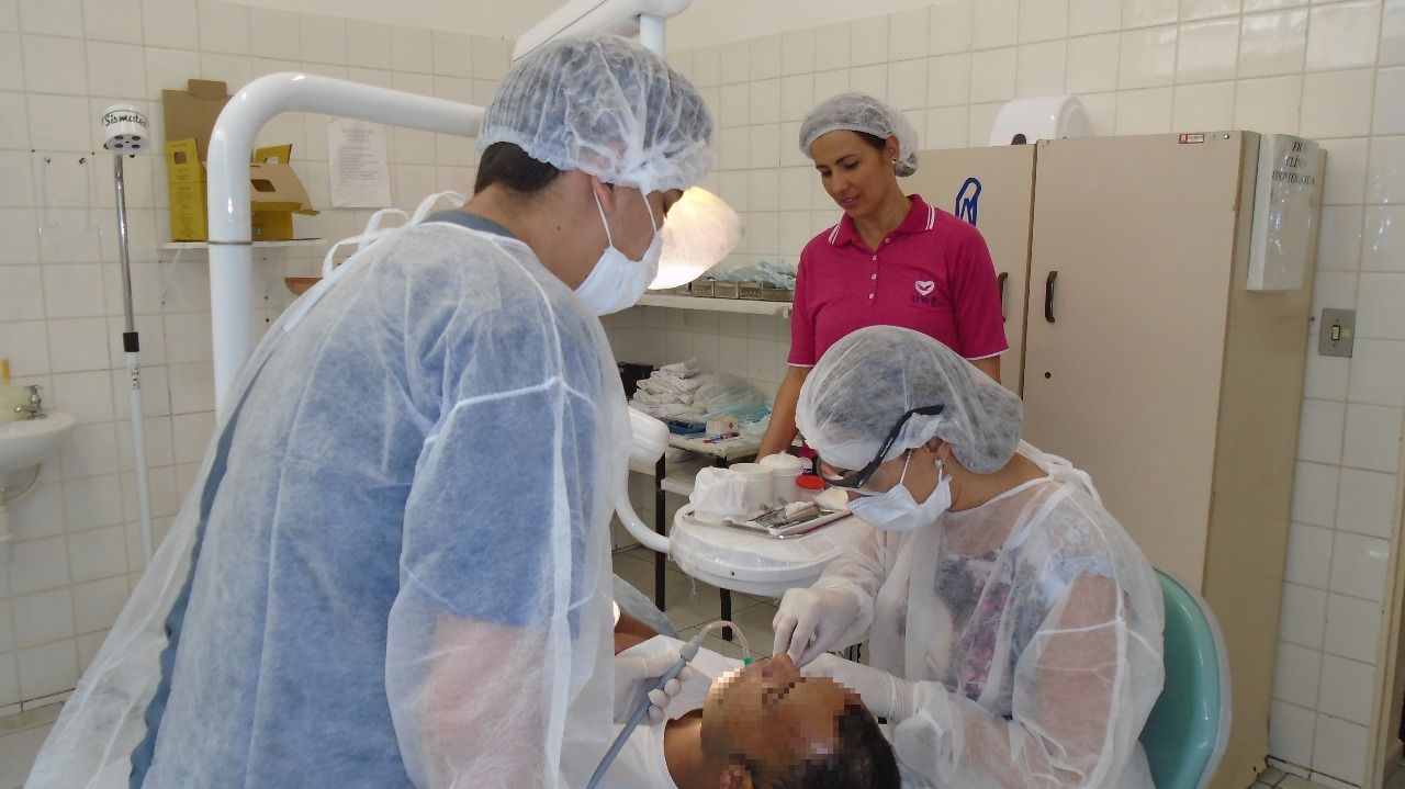 Detentos recebem atendimento odontológico