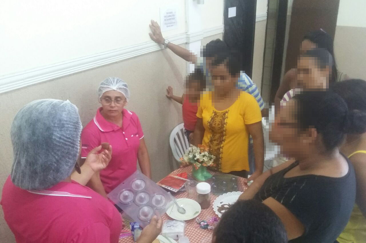 Detentas aprendem a fazer chocolate