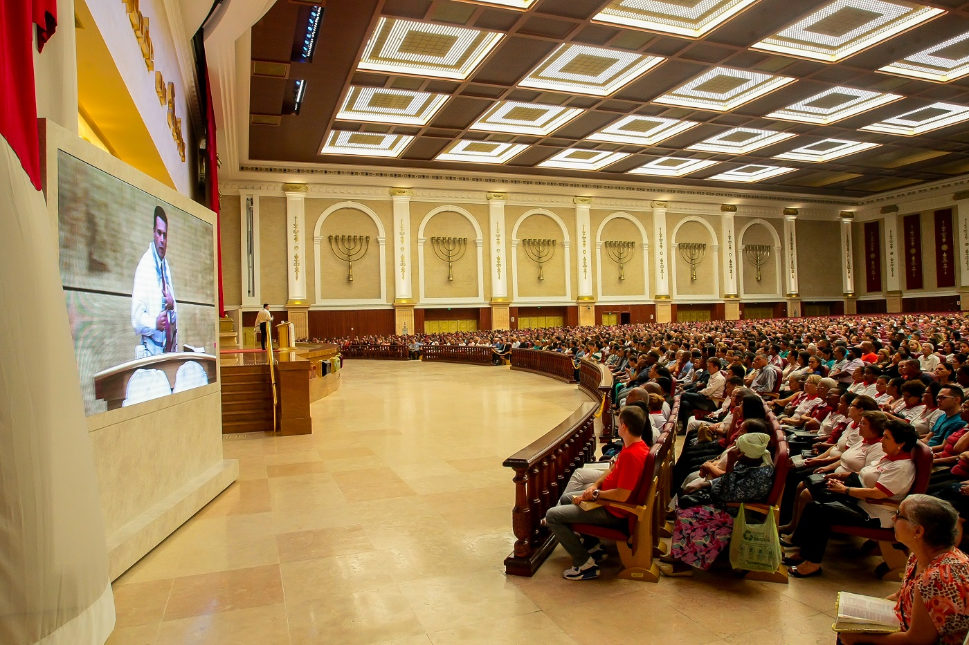 Imagem de capa - Entenda a importância de se reunir com os que têm a mesma fé