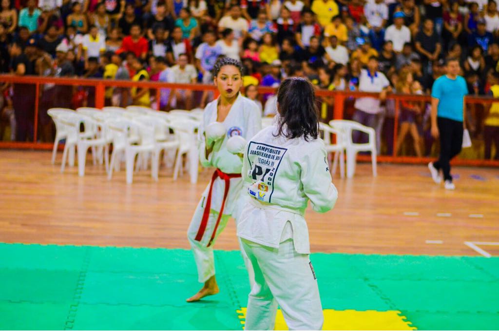 Evento conscientiza jovens sobre o combate à violência
