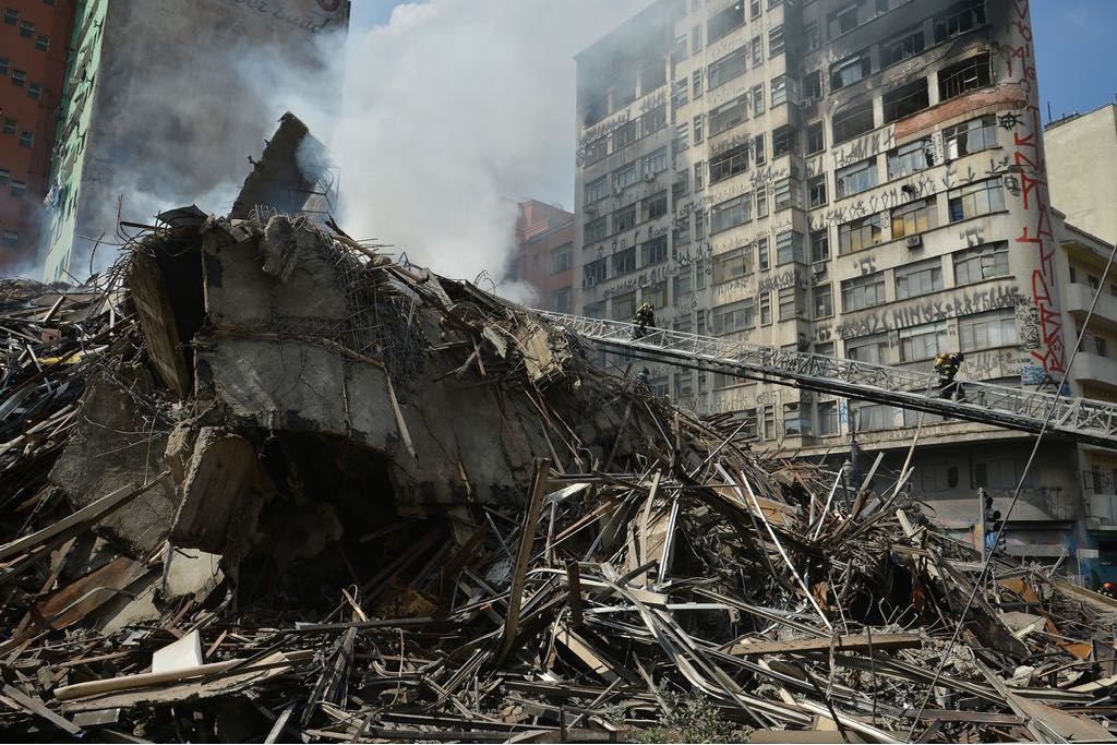 Imagem de capa - Incêndio em São Paulo: alguns segundos impediram homem de ser resgatado do prédio em chamas