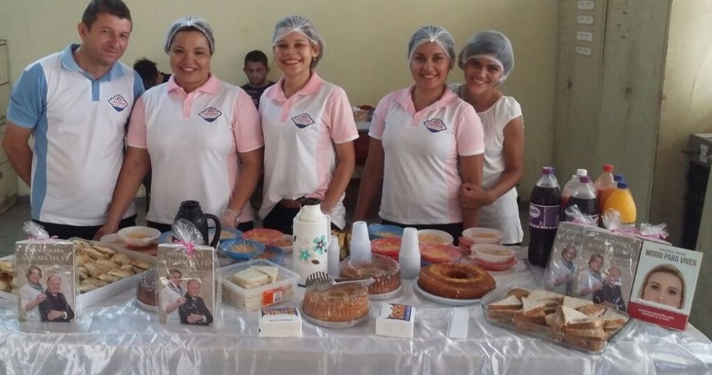 Café da manhã reúne internos, familiares e educadores