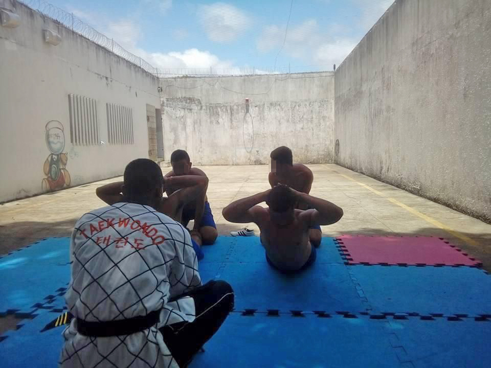 Jovens trocam drogas pelo esporte