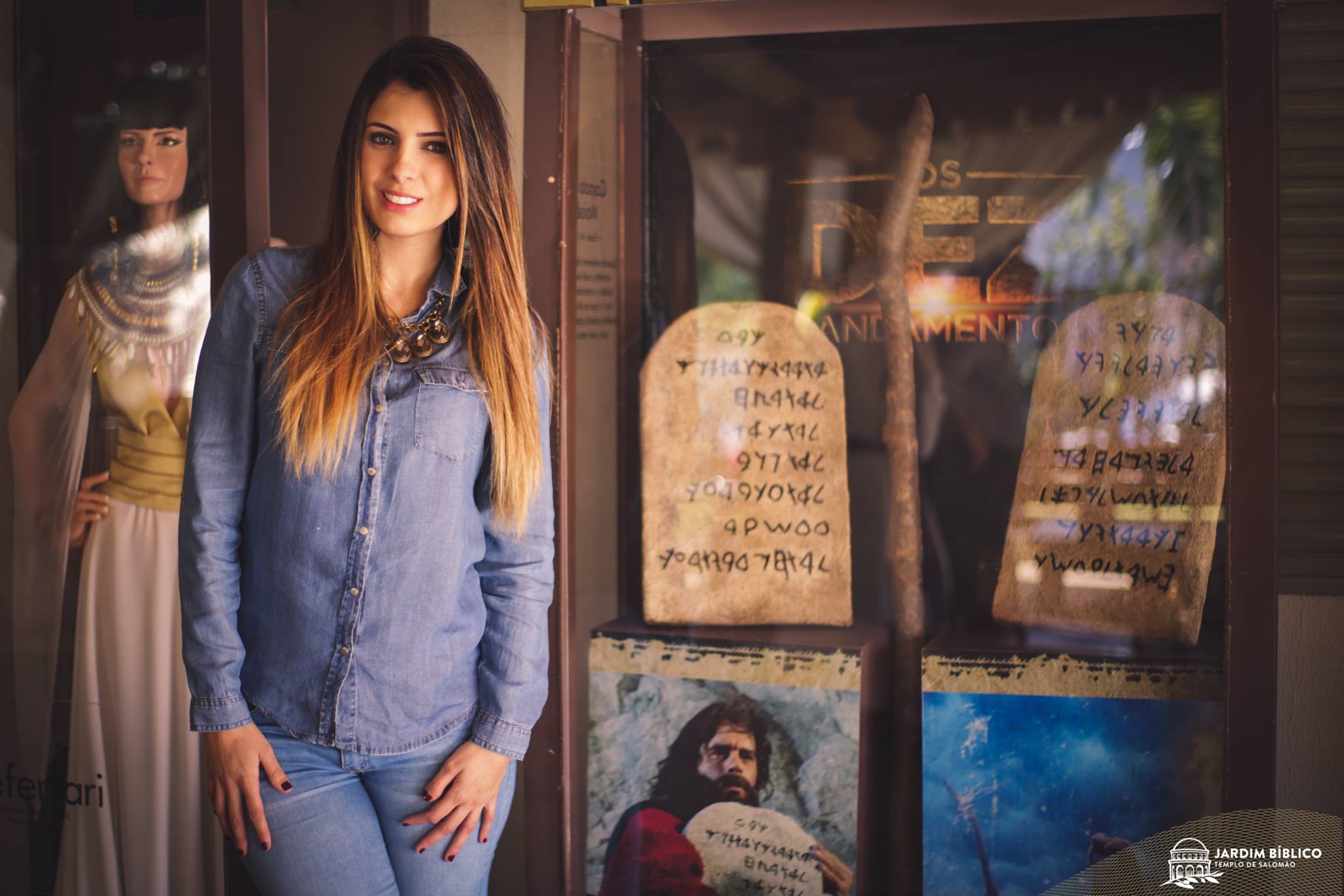 Veja o que a atriz Juliana Kelling falou sobre o Templo de Salomão