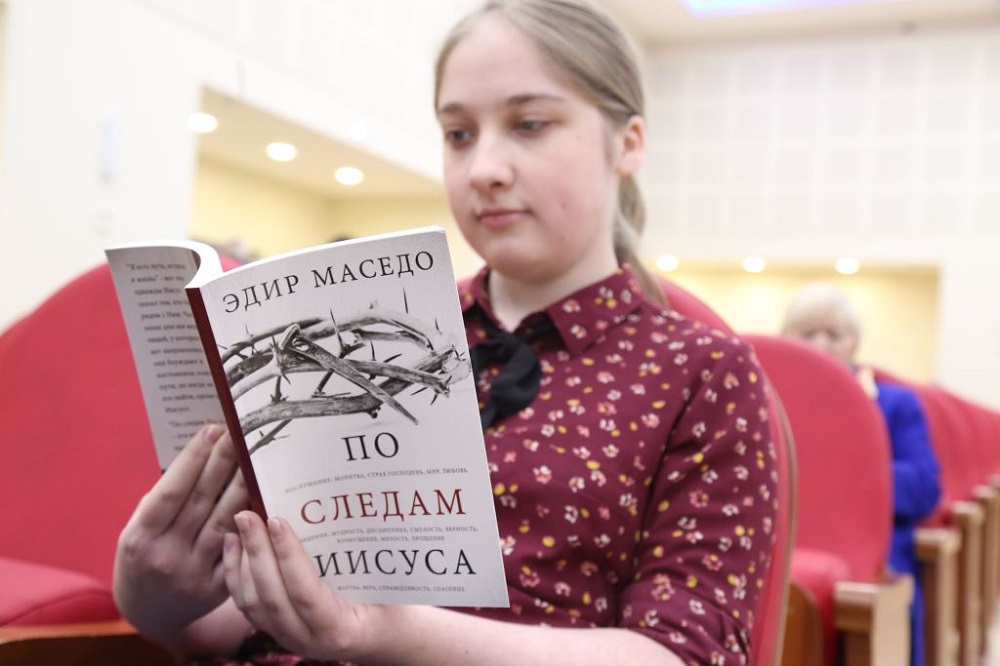Livro Nos Passos de Jesus é lançado na Rússia