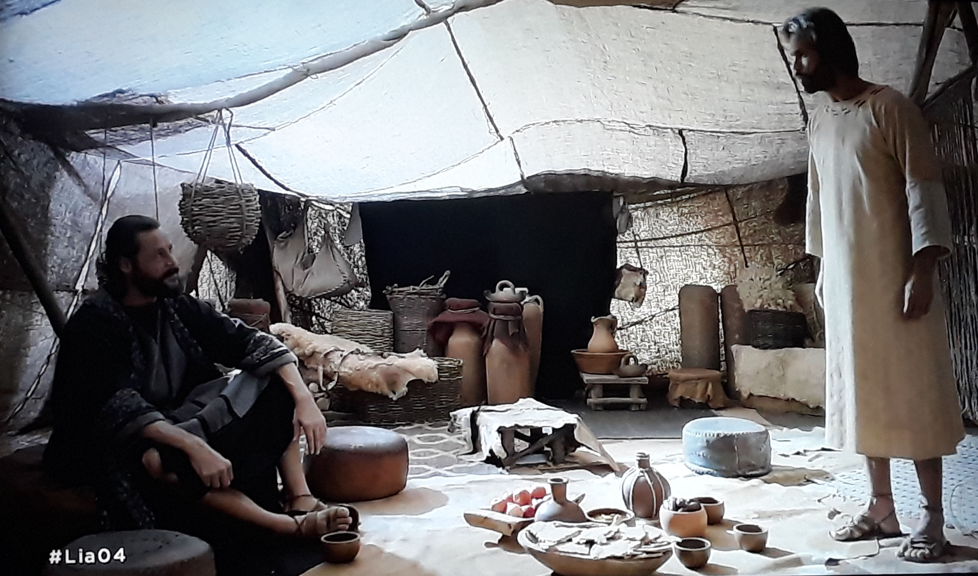 Lia: No dia do casamento de Jacó com Raquel, Labão trai a confiança do genro