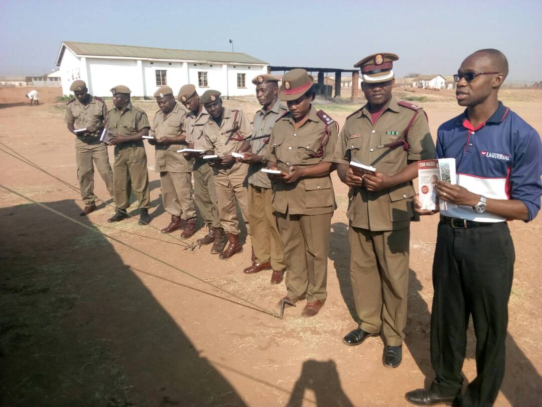 Motivação para oficiais de presídio de Malawi