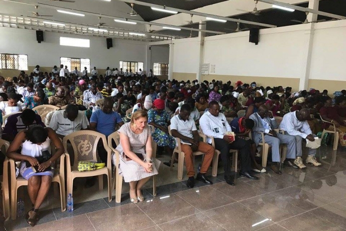 Novo templo da Universal em Gana