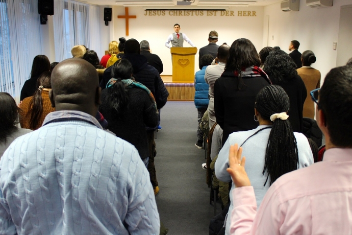 Universal inaugura novo templo em Frankfurt