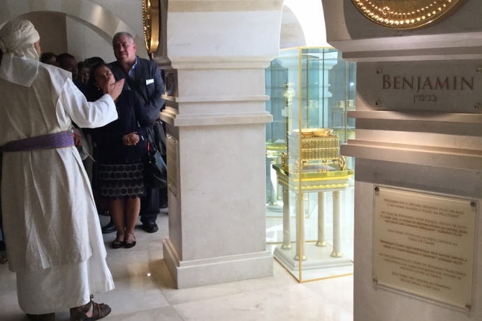 Mexicanos chegam ao Brasil para um encontro de fé