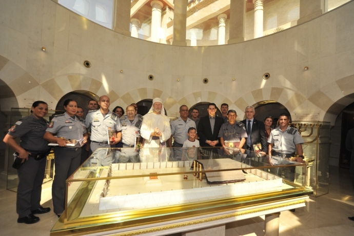 Policiais militares visitam Jardim Bíblico