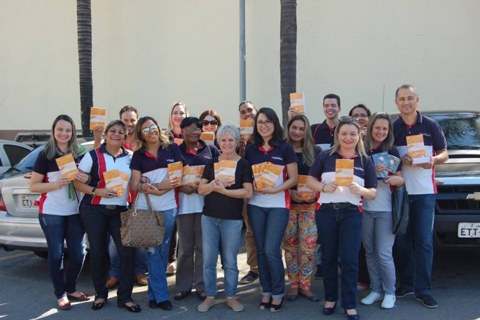 Grupo de Evangelização oferece leitura aos idosos