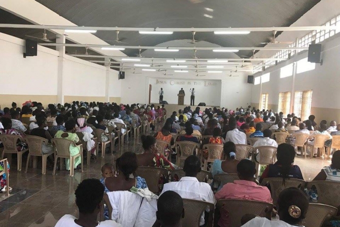 Imagem de capa - Novo templo da Universal em Gana