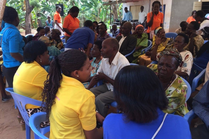 Godllywood de Uganda promove ação social em lar de idosos