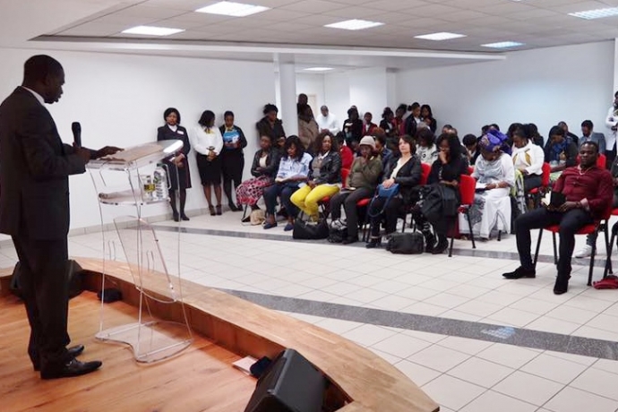 Inauguração de novo Centro de Ajuda em Angers, na França