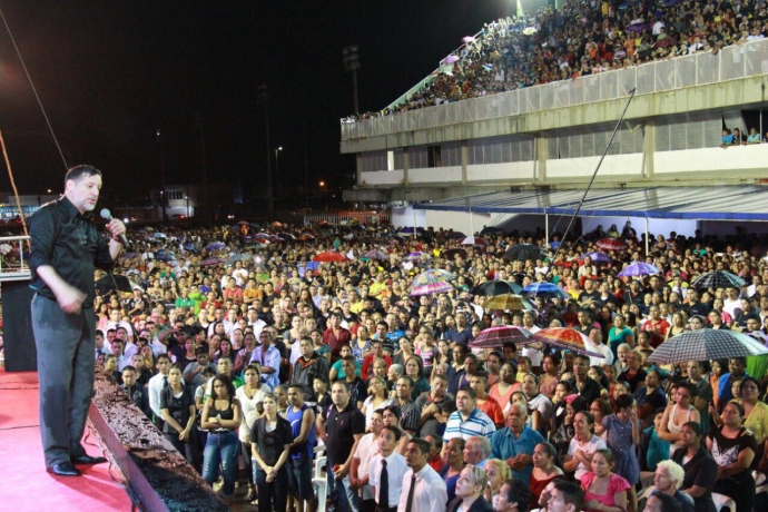 Mesmo com chuva, concentração de fé reúne 30 mil pessoas no Amapá