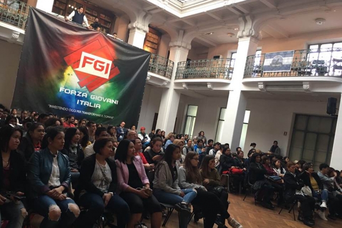 Imagem de capa - "O jovem representa força, e investir nele é cuidar do futuro"