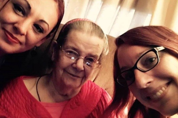 Idosa manda carta pedindo para ser amiga de vizinhos