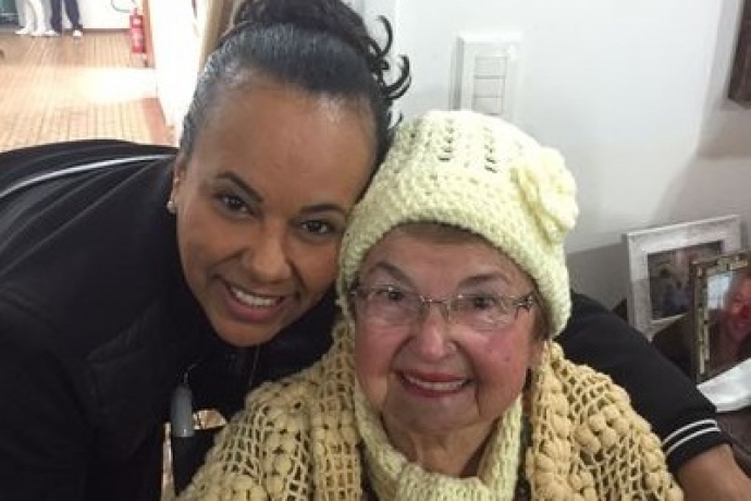 Voluntárias da AMC promovem dia especial em lar de idosos na Grande São Paulo