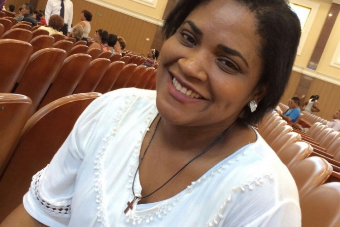 Psicopedagoga foi abandonada ainda bebê e abusada quando jovem