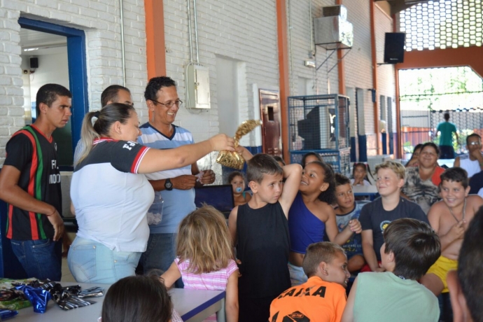 Universal realiza evento solidário em bairro carente de Mococa