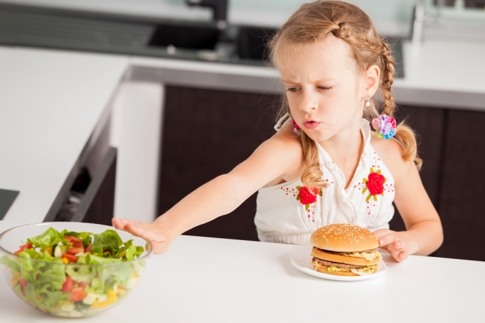Não deixe a publicidade educar os seus filhos