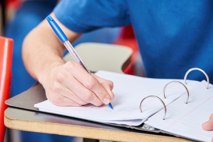 Português reprova 37,9% dos candidatos a vagas para estágio