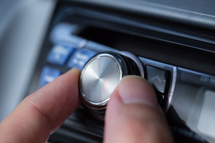 Novas regras para multar quem dirige com o Som alto