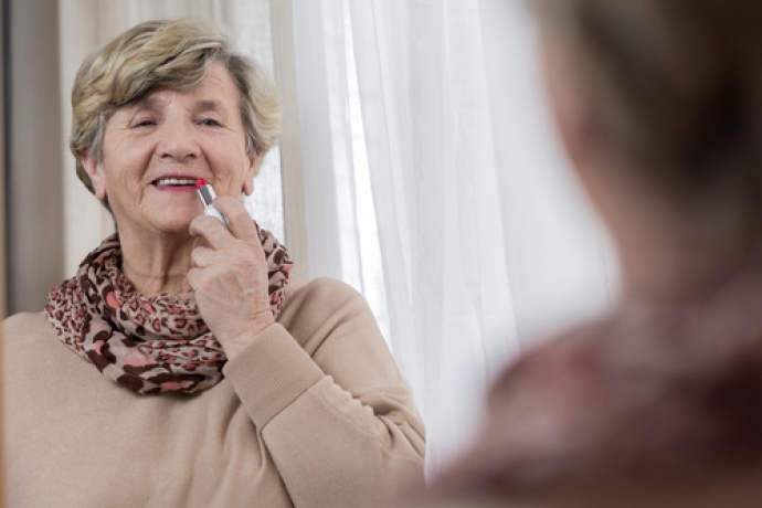 Imagem de capa - Mulher casada há 7 anos nunca deixou que o marido a visse sem maquiagem