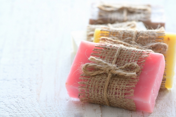 Você conhece os riscos dos sabonetes antibacterianos?